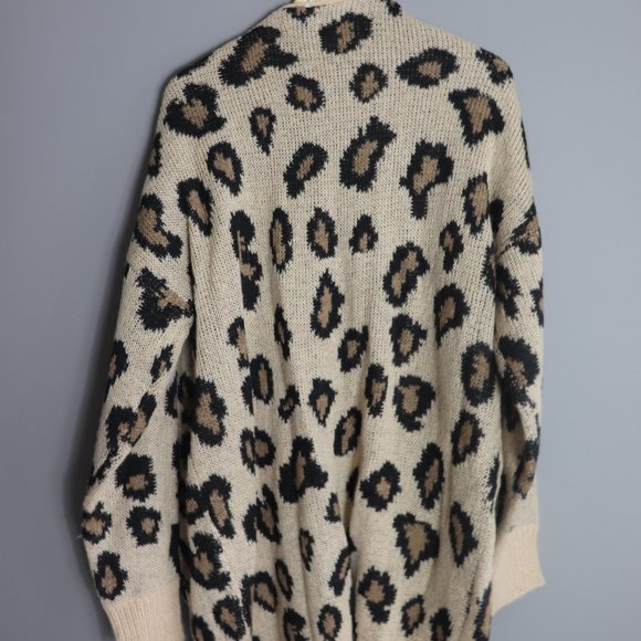 Plus size Leopard print cardigan - Picture 2 of 2